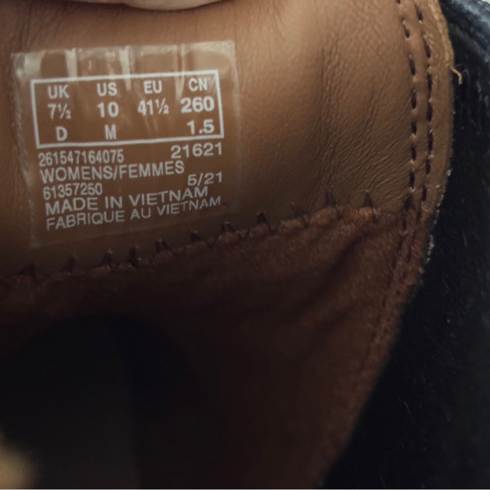 Clarks Women’s Arlo Chelsea Boots Suede Leather Size 10 Pull On - Picture 11 of 13